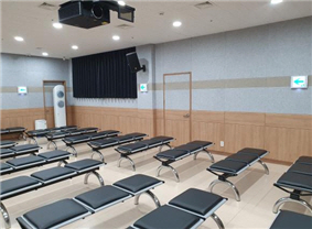 1층 영상실 내부 사진